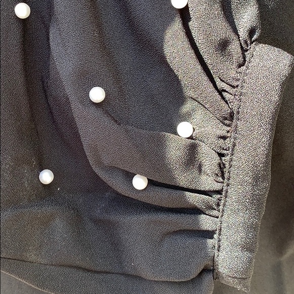 ❌DONATED❌Black Jewel Neckline Long Sleeve Pearl Lace Detail Top - Picture 5 of 9